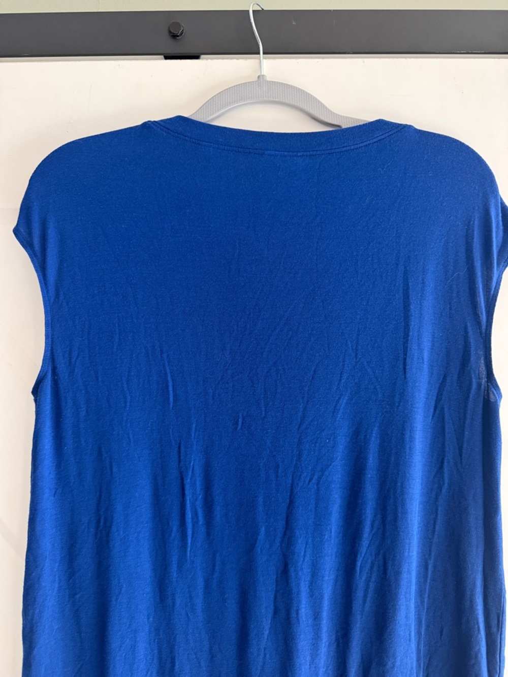 CAbi Notch Tee - Picture 9 of 12